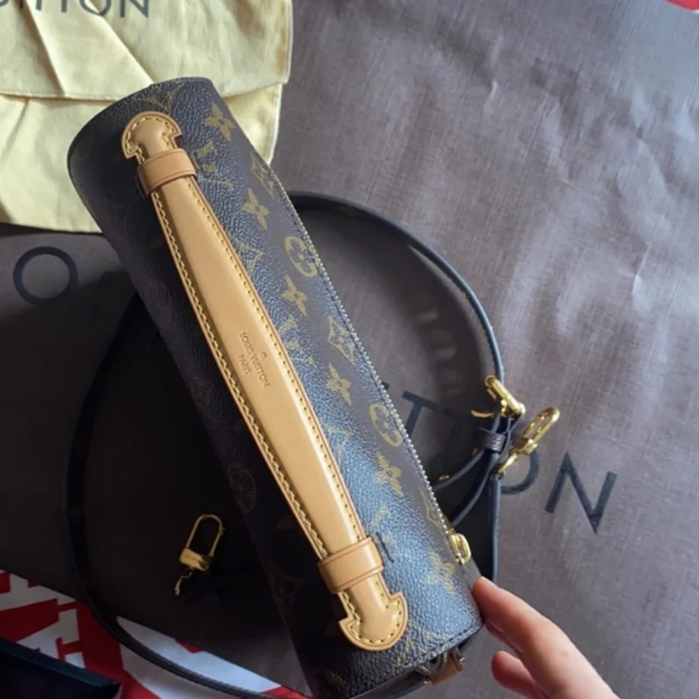 Authentic Louis Vuitton Pochette Metis handbag